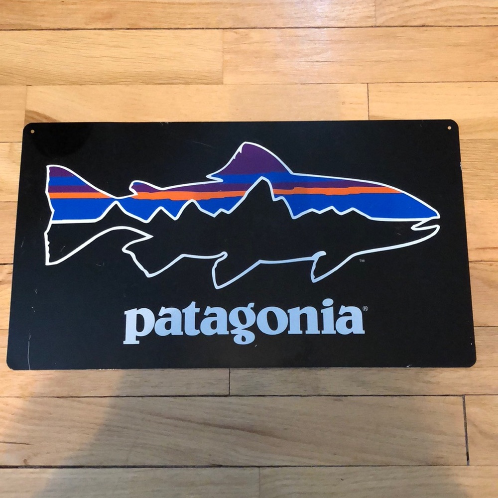 Patagonia 2 Way 16”x9” Aluminum Sign